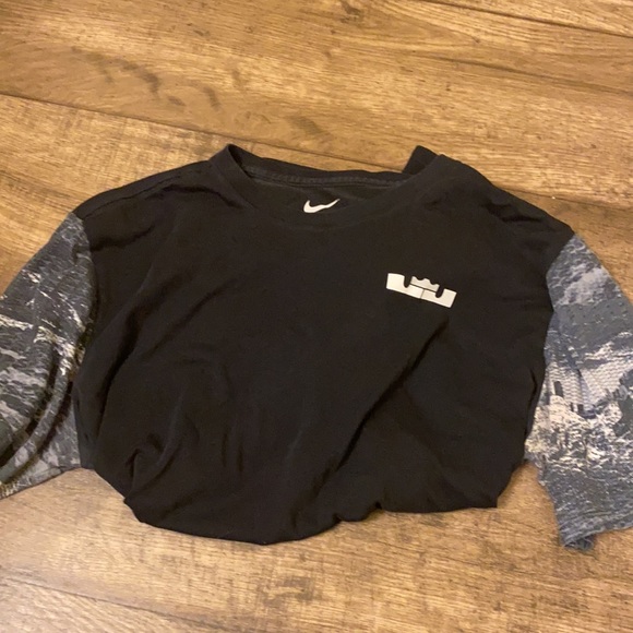Men’s Nike shirt - Picture 2 of 4